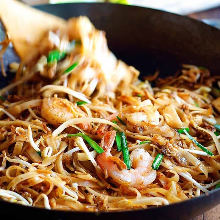 Spicy Thai prawn noodles